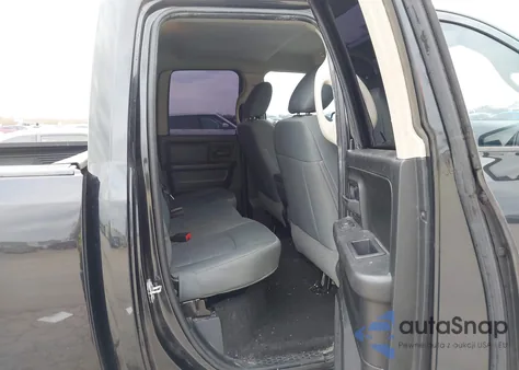 2018 Ram 1500 Express 4X2 6'4 Box из США, поврежденный, VIN 1C6RR6FT6JS305260